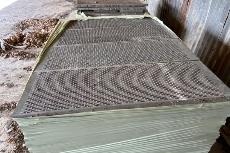 Steel Level Floor Laterals